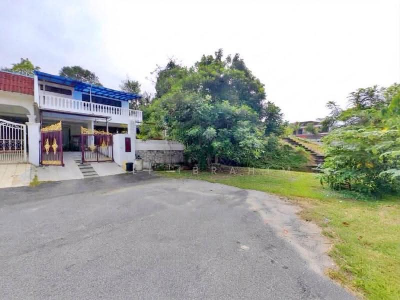 Rumah Teres 2-Tingkat untuk Dijual di Seksyen 1 Bandar Baru Bangi (Bandar Baru Bangi) - Azli Ibrahim - Exterior - PropertyGuru.com.my