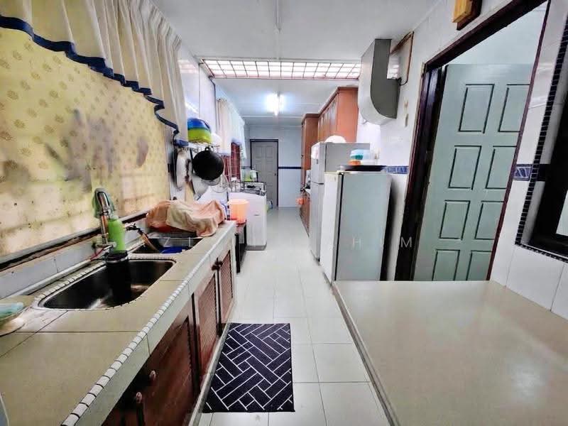 Rumah Teres 2-Tingkat untuk Dijual di Seksyen 1 Bandar Baru Bangi (Bandar Baru Bangi) - Azli Ibrahim - Kitchen - PropertyGuru.com.my