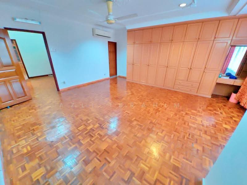 Rumah Teres 2-Tingkat untuk Dijual di Seksyen 1 Bandar Baru Bangi (Bandar Baru Bangi) - Azli Ibrahim - Bedroom - PropertyGuru.com.my