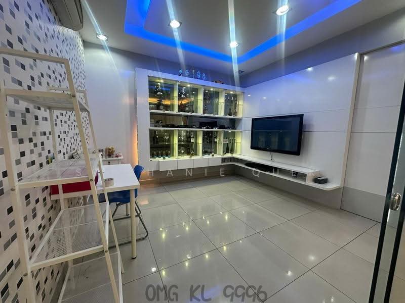 Rumah Berkembar untuk Dijual di Bandar Botanic (Klang) - Stephanie Quek - Living Room - PropertyGuru.com.my