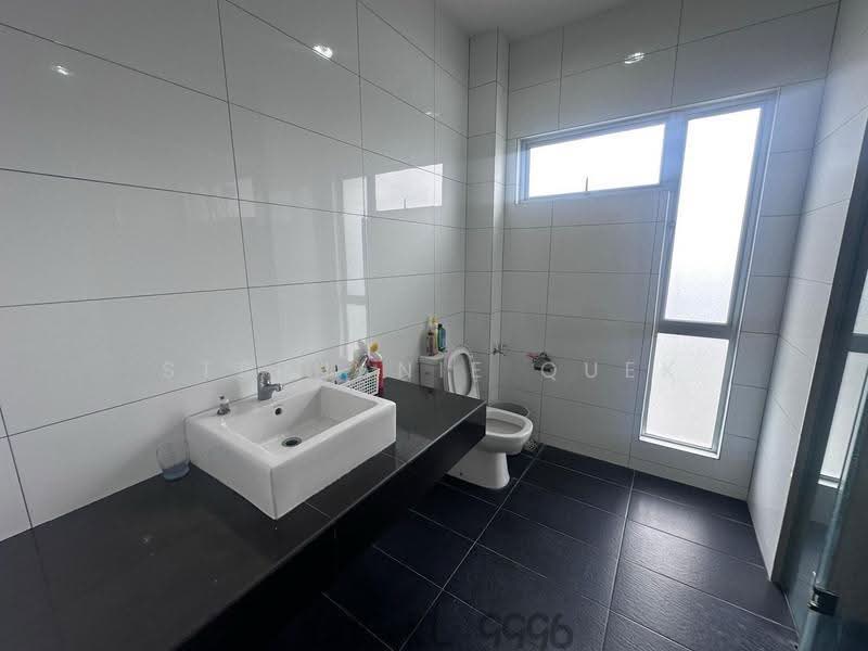 Rumah Berkembar untuk Dijual di Bandar Botanic (Klang) - Stephanie Quek - Bathroom - PropertyGuru.com.my