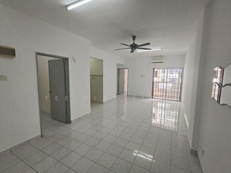 Kondominium untuk Dijual di Pelangi Damansara - Tee Kiat Siong - Living Room - PropertyGuru.com.my