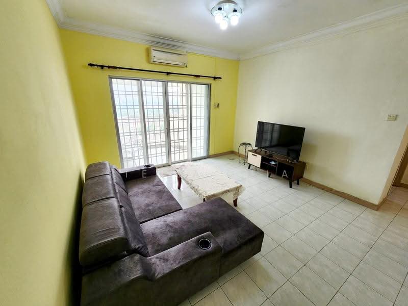 Pangsapuri untuk Disewa di Permas Ville Apartment - Stella Chia - Living Room - PropertyGuru.com.my