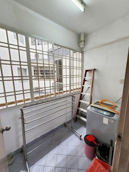 Pangsapuri untuk Disewa di Permas Ville Apartment - Stella Chia - Balcony - PropertyGuru.com.my