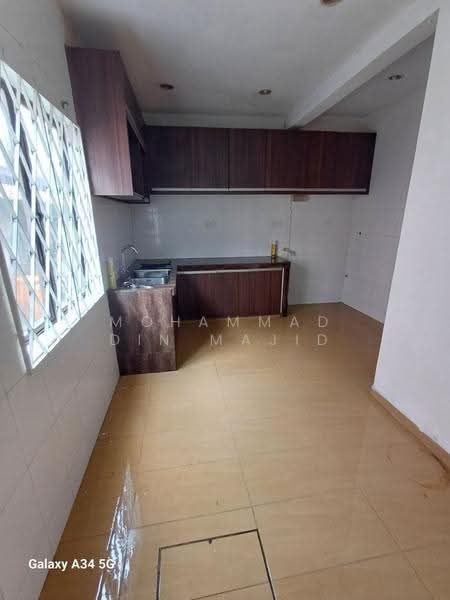 2-storey Terraced House for Sale in Seksyen 7 (Shah Alam) - Mohammad Din Majid - Kitchen - PropertyGuru.com.my