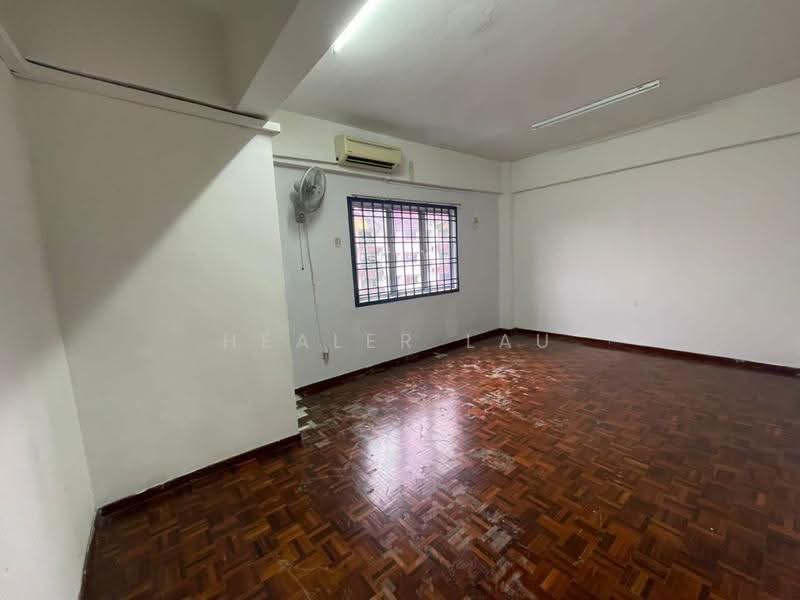 Kediaman Servis untuk Dijual di Sri Wangi - Healer Lau - Interior - PropertyGuru.com.my