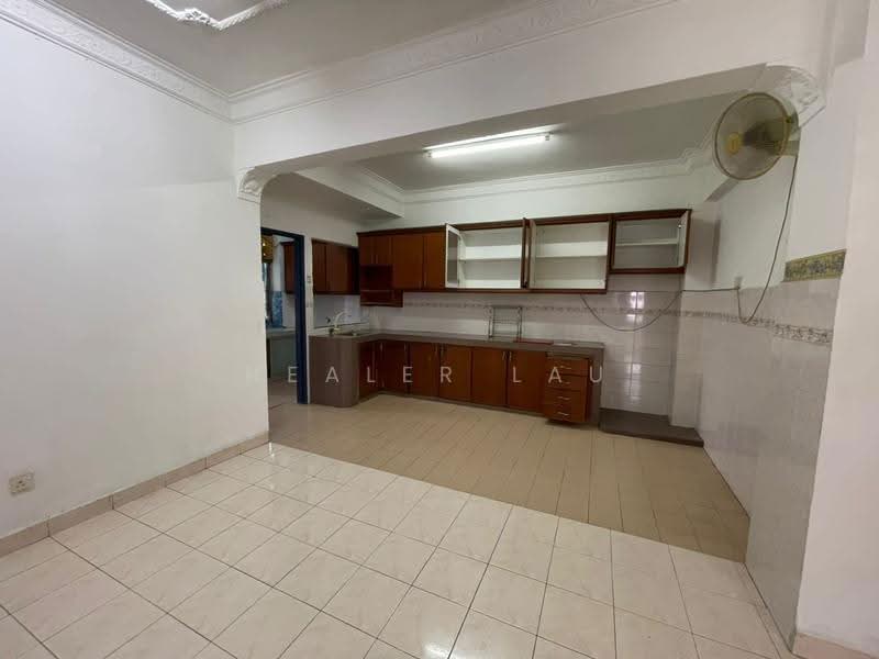 Kediaman Servis untuk Dijual di Sri Wangi - Healer Lau - Kitchen - PropertyGuru.com.my