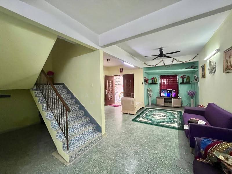 2-storey Terraced House for Sale in Taman Gembira (Klang) - Mohammad Din Majid - Living Room - PropertyGuru.com.my