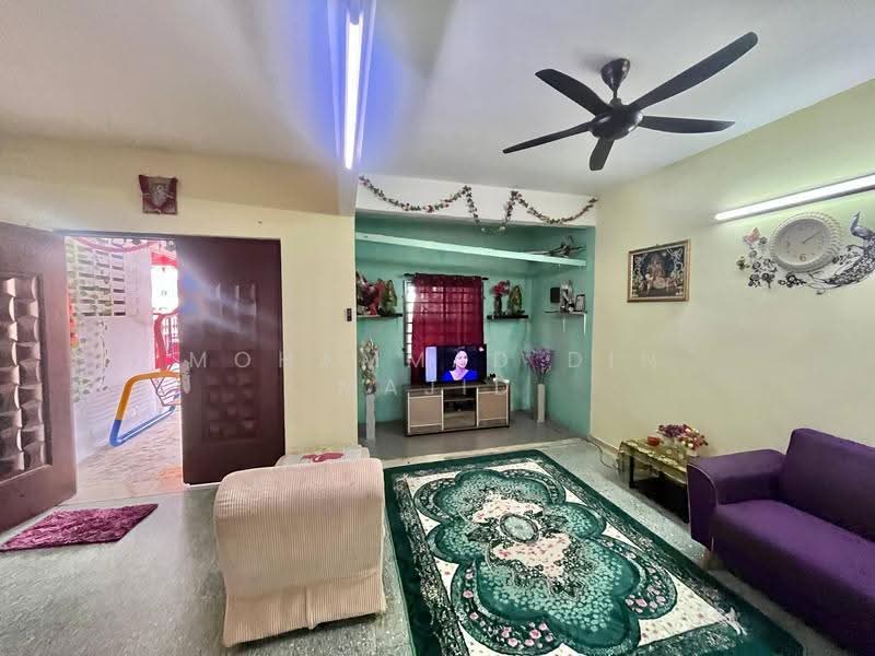 2-storey Terraced House for Sale in Taman Gembira (Klang) - Mohammad Din Majid - Living Room - PropertyGuru.com.my