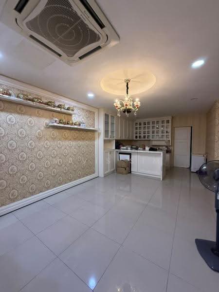 Rumah Teres 3-Tingkat untuk Dijual di Seri Kembangan (Selangor) - Mavis Sim - PropertyGuru.com.my