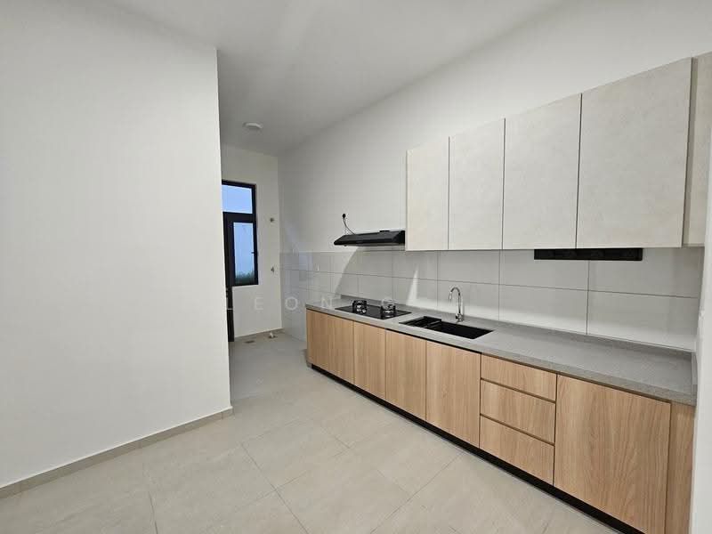 Rumah Teres 2-Tingkat untuk Disewa di Twentyfive7 (Tanjong Duabelas) - Leon Goh - Kitchen - PropertyGuru.com.my