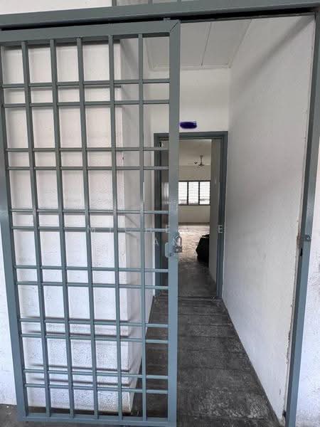 Pangsapuri untuk Dijual di Pangsapuri Andika - Michelle Tan - Entrance - PropertyGuru.com.my