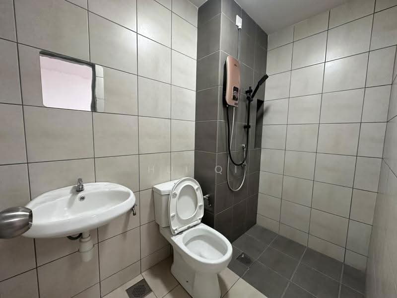 Service Residence for Sale at MIRA at Shorea Park - Hui Qi - Bathroom - PropertyGuru.com.my