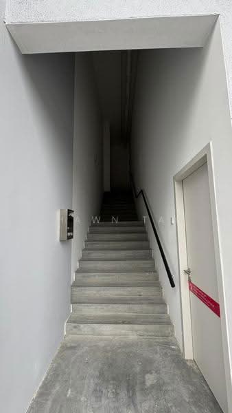 Shop / Office for Rent in Taman Sri Sentosa (Jalan Klang Lama (Old Klang Road)) - Shawn Tan - Corridor - PropertyGuru.com.my