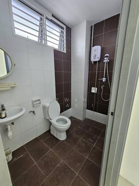 Rumah Kluster untuk Dijual di Bandar Saujana Putra (Tanjong Duabelas) - Irwan Affandi - Bathroom - PropertyGuru.com.my