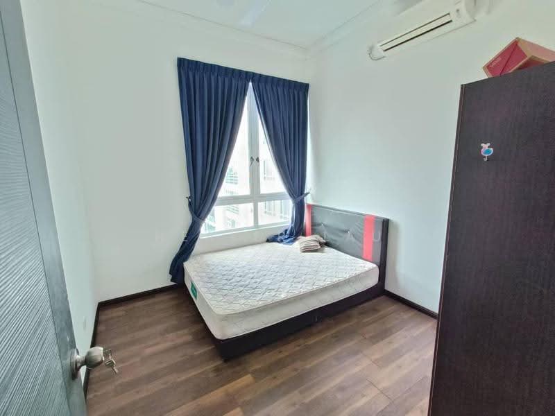 Service Residence for Sale at D'carlton (Residensi Seri Mega) - Healer Lau - Bedroom - PropertyGuru.com.my