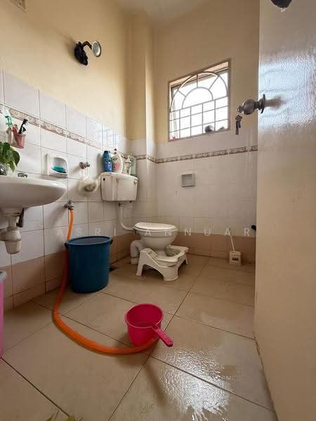 2-storey Terraced House for Sale in Taman Kajang Prima (Kajang) - Asri Annuar - Bathroom - PropertyGuru.com.my
