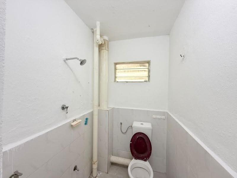 Pangsapuri untuk Dijual di Sri Bayu Apartments (Bayan Lepas) - NURULISMA HANIS - Bathroom - PropertyGuru.com.my