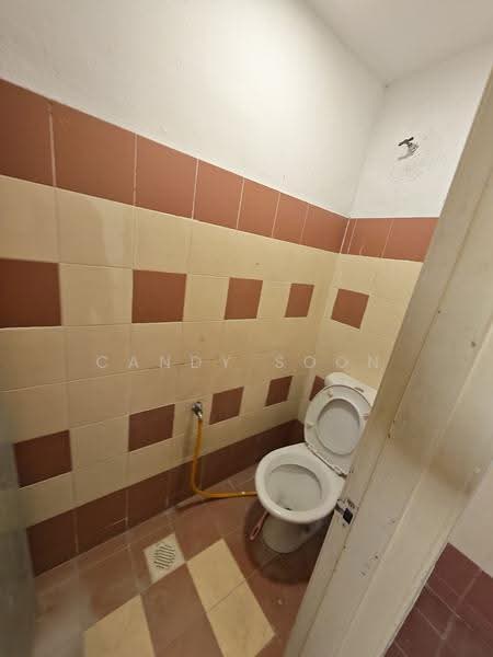 Kedai untuk Disewa di Taman Danau Desa (Taman Desa) - Candy Soon - Bathroom - PropertyGuru.com.my