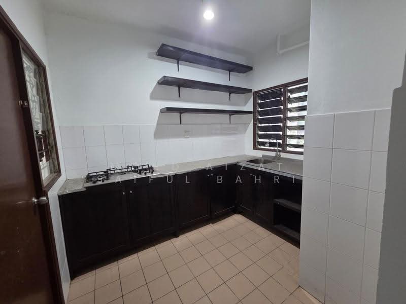 Condominium for Sale at Paradesa Tropica - Mohd Aizat Saiful Bahri - Kitchen - PropertyGuru.com.my