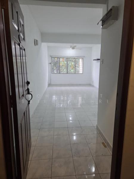 Condominium for Sale at Paradesa Tropica - Mohd Aizat Saiful Bahri - Living Room - PropertyGuru.com.my