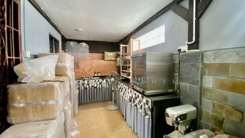 Rumah Banglo untuk Dijual di Taman Mulia (Cheras) - Azli Ibrahim - Kitchen - PropertyGuru.com.my