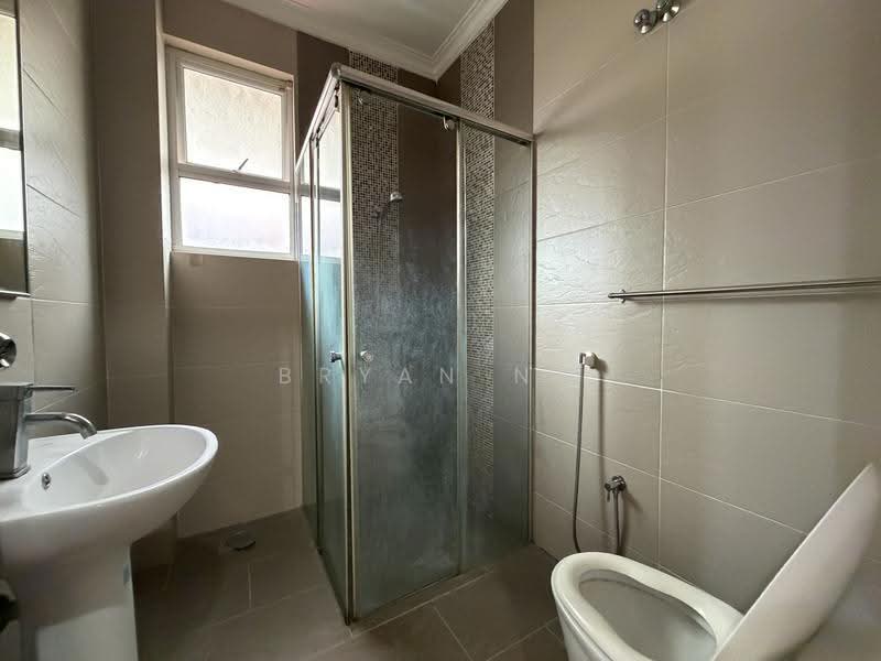 Semi-Detached House for Sale in Beverly Heights (Ampang) - Bryan Ng - Bathroom - PropertyGuru.com.my
