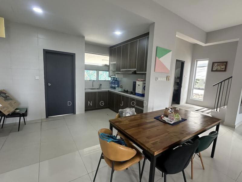 Rumah Teres 3-Tingkat untuk Dijual di Seremban 2 (Negeri Sembilan) - Ding Jodie - Kitchen - PropertyGuru.com.my