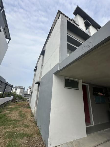 Rumah Teres 3-Tingkat untuk Dijual di Seremban 2 (Negeri Sembilan) - Ding Jodie - PropertyGuru.com.my