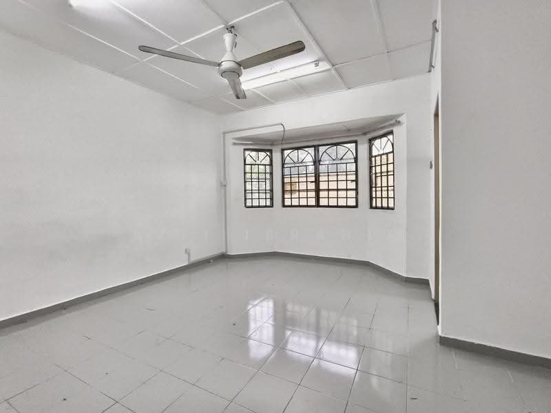 2-storey Terraced House for Sale in Bukit Indah (Ampang) - Azli Ibrahim - Living Room - PropertyGuru.com.my