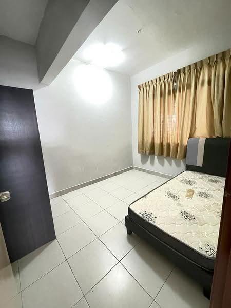 Kediaman Servis untuk Dijual di Tebrau City Residences - MJ Lai - Bedroom - PropertyGuru.com.my