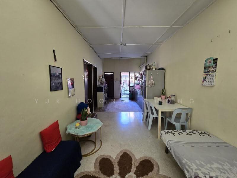 1-storey Terraced House for Sale in Taman Sri Muda (Shah Alam) - Yuk Hoong Chong - Living Room - PropertyGuru.com.my