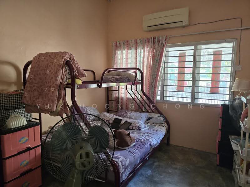 1-storey Terraced House for Sale in Taman Sri Muda (Shah Alam) - Yuk Hoong Chong - Bedroom - PropertyGuru.com.my