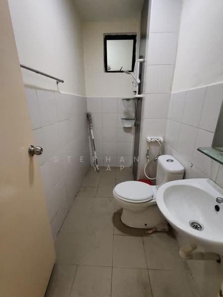 Kediaman Servis untuk Disewa di Jentayu Residensi @ Tampoi - Stephanie Yap - Bathroom - PropertyGuru.com.my