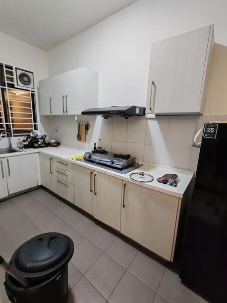 Kediaman Servis untuk Disewa di Jentayu Residensi @ Tampoi - Stephanie Yap - Kitchen - PropertyGuru.com.my