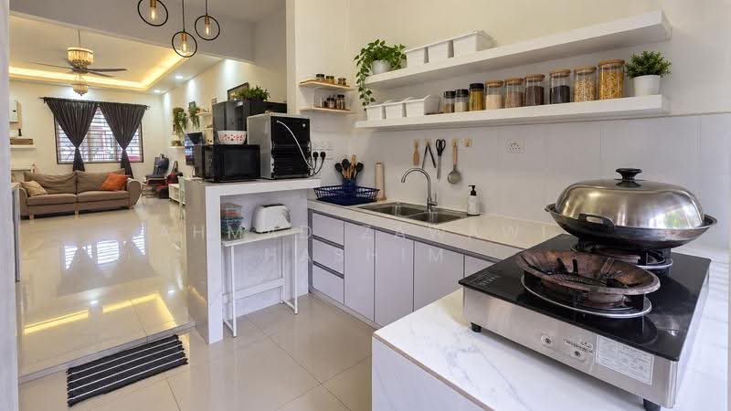 Rumah Teres 2-Tingkat untuk Dijual di Taman Salak Perdana (Dengkil) - Ahmad Zawawi Hashim - Living Room - PropertyGuru.com.my
