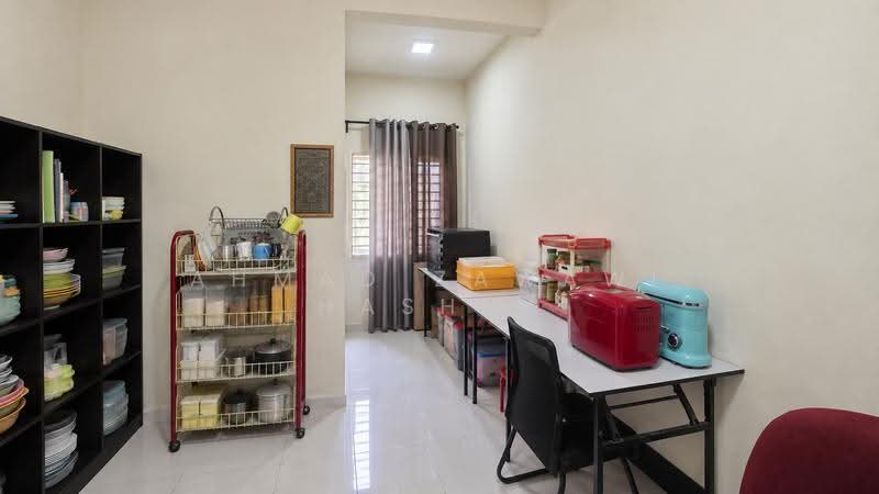 Rumah Teres 2-Tingkat untuk Dijual di Taman Salak Perdana (Dengkil) - Ahmad Zawawi Hashim - Kitchen - PropertyGuru.com.my