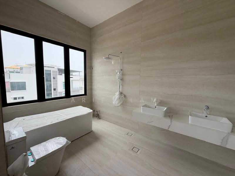 Rumah Banglo untuk Dijual di Taman Molek (Johor Bahru) - Aries Lam - Bathroom - PropertyGuru.com.my
