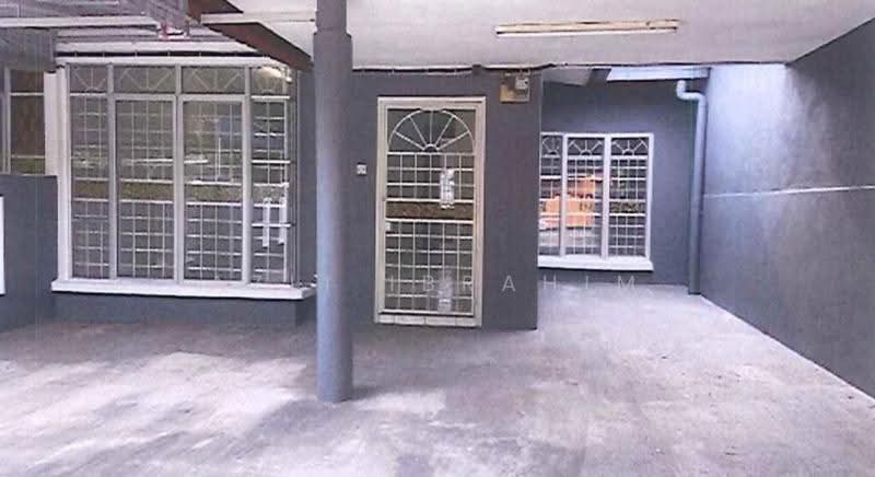 Rumah Teres 1-Tingkat untuk Dijual di Bandar Tasik Kesuma (Beranang) - Azli Ibrahim - Exterior - PropertyGuru.com.my