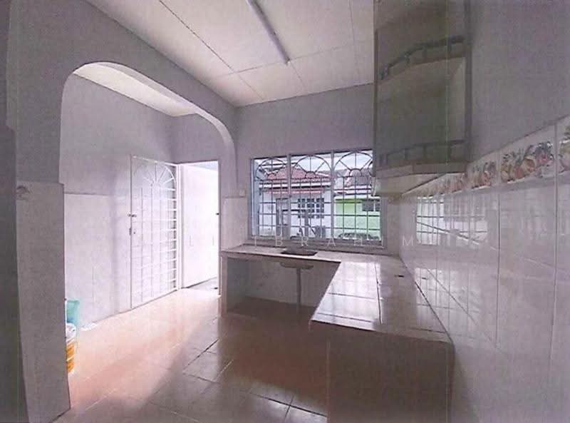 Rumah Teres 1-Tingkat untuk Dijual di Bandar Tasik Kesuma (Beranang) - Azli Ibrahim - Kitchen - PropertyGuru.com.my