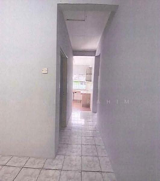 Rumah Teres 1-Tingkat untuk Dijual di Bandar Tasik Kesuma (Beranang) - Azli Ibrahim - Corridor - PropertyGuru.com.my