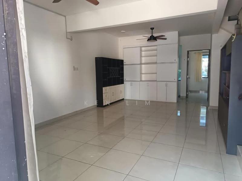 Rumah Teres 2-Tingkat untuk Disewa di Diamond City (Semenyih) - Ken Lim - Living Room - PropertyGuru.com.my