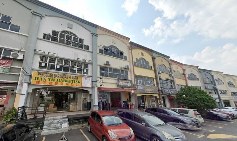 Shop / Office for Rent in Pusat Perdagangan Seri Kembangan (Seri Kembangan) - Jun Ming - Exterior - PropertyGuru.com.my