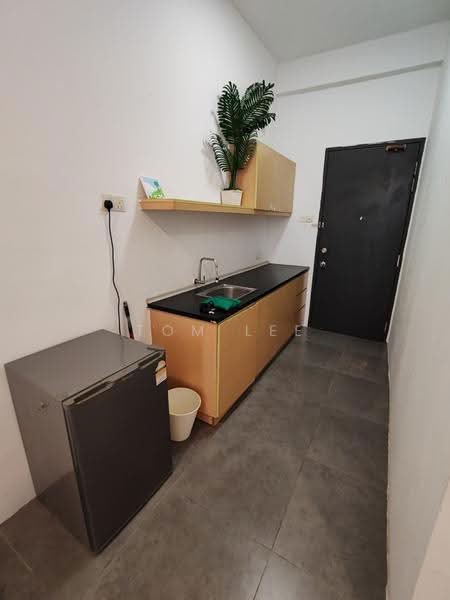 Kediaman Servis untuk Disewa di Empire Damansara - Tom Lee - Kitchen - PropertyGuru.com.my