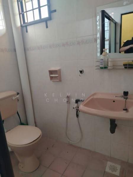 Rumah Teres 2-Tingkat untuk Disewa di Taman Boon Bak (Ipoh) - Kelvin Chong - Bathroom - PropertyGuru.com.my