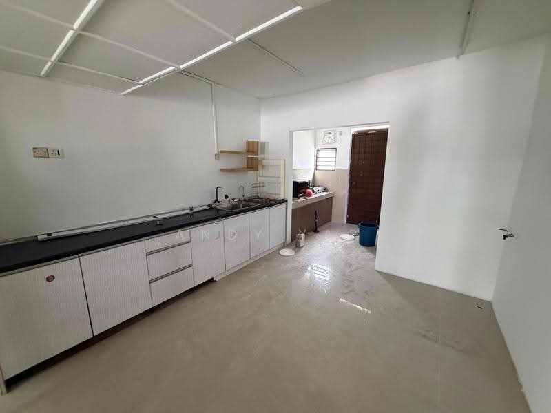 Rumah Teres 2-Tingkat untuk Dijual di Rawang (Selangor) - Andy Yap - Kitchen - PropertyGuru.com.my
