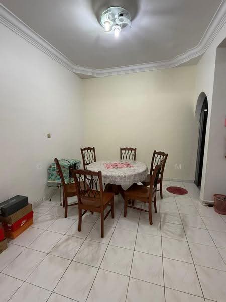 2-storey Terraced House for Sale in Taman Sri Kluang (Kluang) - Chin Wei Lim - Dining Room - PropertyGuru.com.my