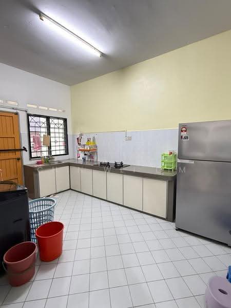 2-storey Terraced House for Sale in Taman Sri Kluang (Kluang) - Chin Wei Lim - Kitchen - PropertyGuru.com.my