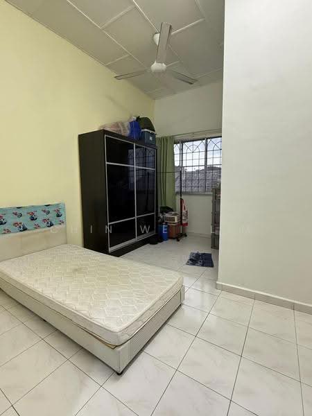 2-storey Terraced House for Sale in Taman Sri Kluang (Kluang) - Chin Wei Lim - Bedroom - PropertyGuru.com.my
