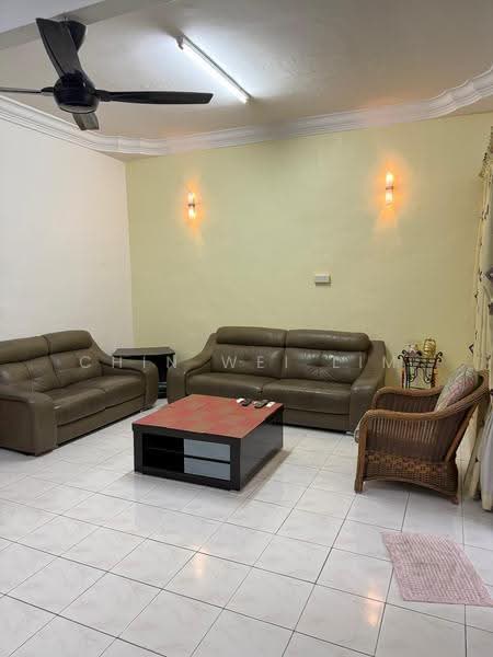 2-storey Terraced House for Sale in Taman Sri Kluang (Kluang) - Chin Wei Lim - Living Room - PropertyGuru.com.my